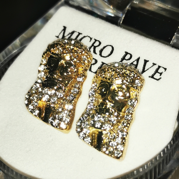 Earrings - Picture 1 of 1